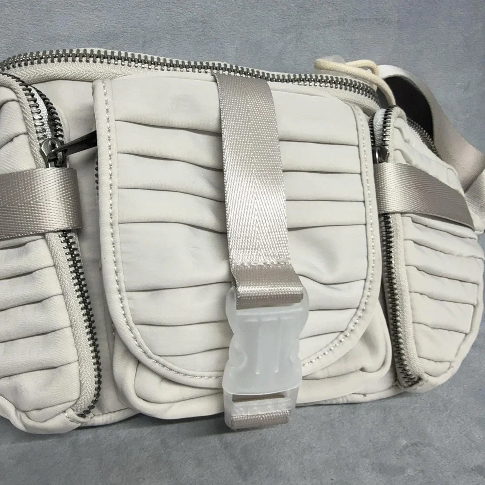Dolls Kill Darker Wavs Belt Bag Unisex Medium Quilted Travel Fanny Pack Y2K